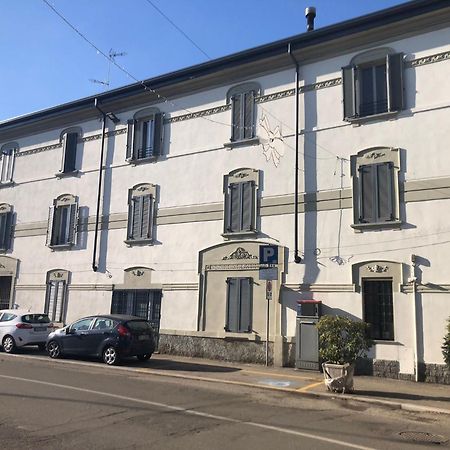 L' Appartamento Del Borgo - Parcheggio Riservato Павия Экстерьер фото